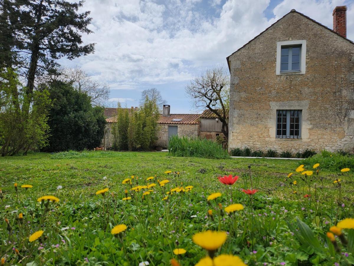 Maison Chaleureuse Et Familiale. Nalliers  Exterior foto